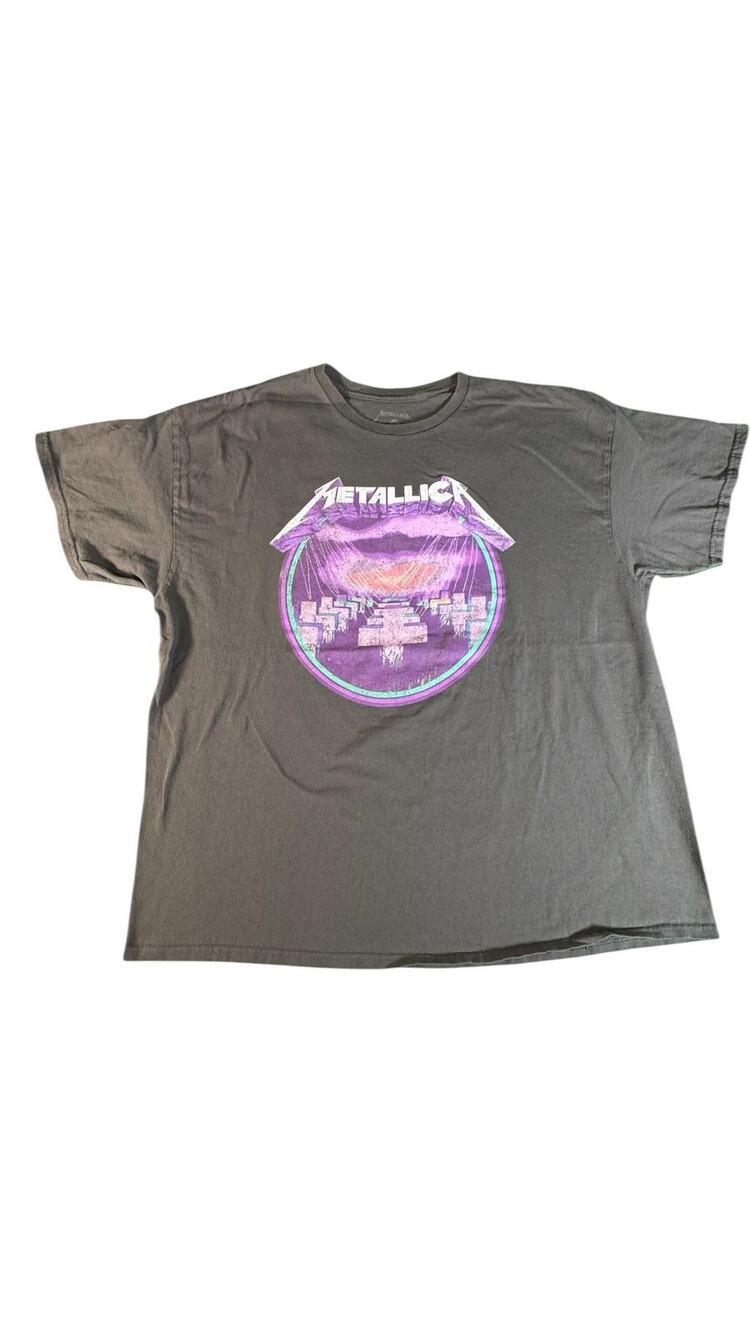 Metallica Men’s XL Gray Graphic T-Shirt Purple Concert Band Rock Tee